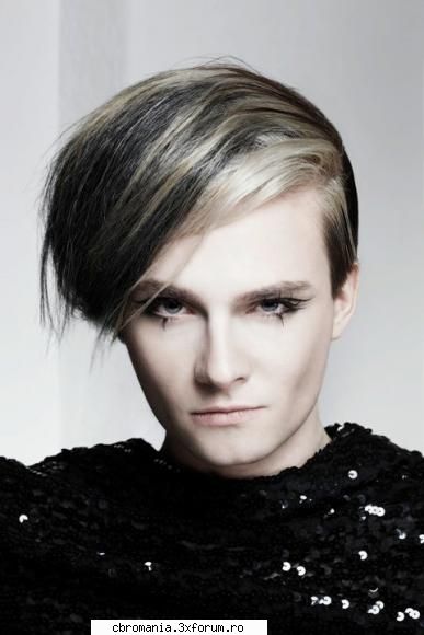 bill are 1.83:) cel mai sexy solist
